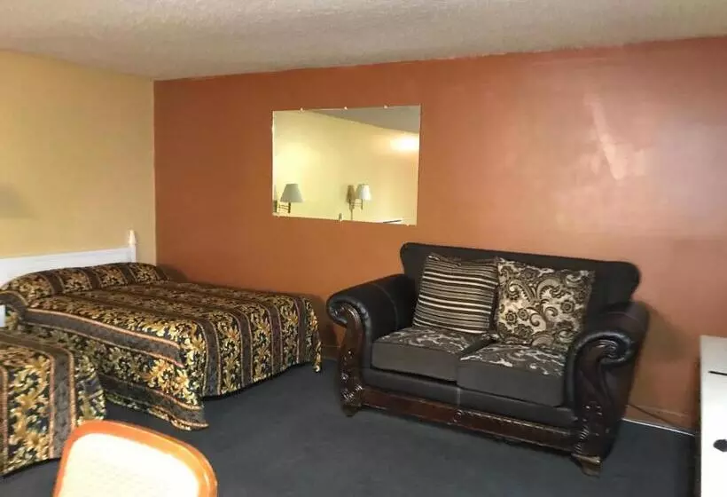 3 Bedroom Suite, Regalodge Motel