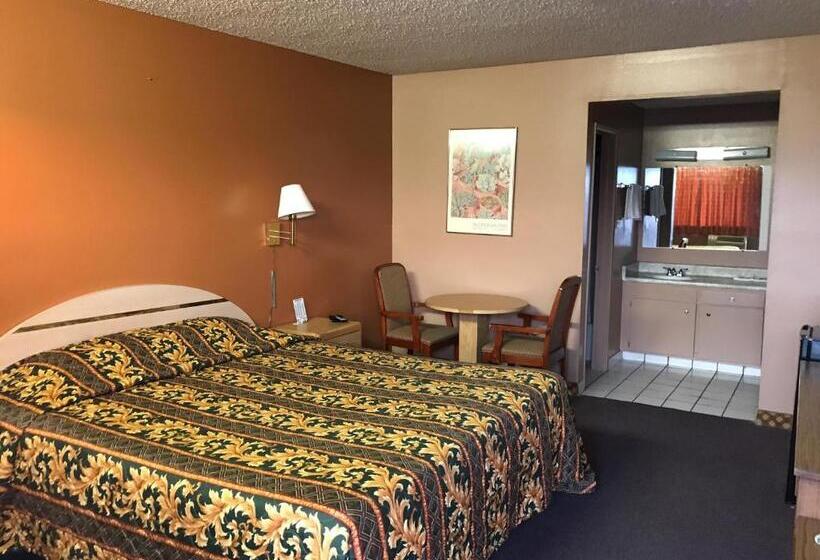 3 Bedroom Suite, Regalodge Motel