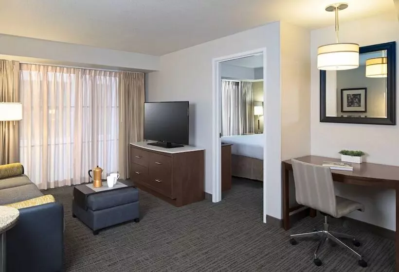 سوئیت 2 خوابه, Burton House, Beverly Hills, A Tribute Portfolio Hotel