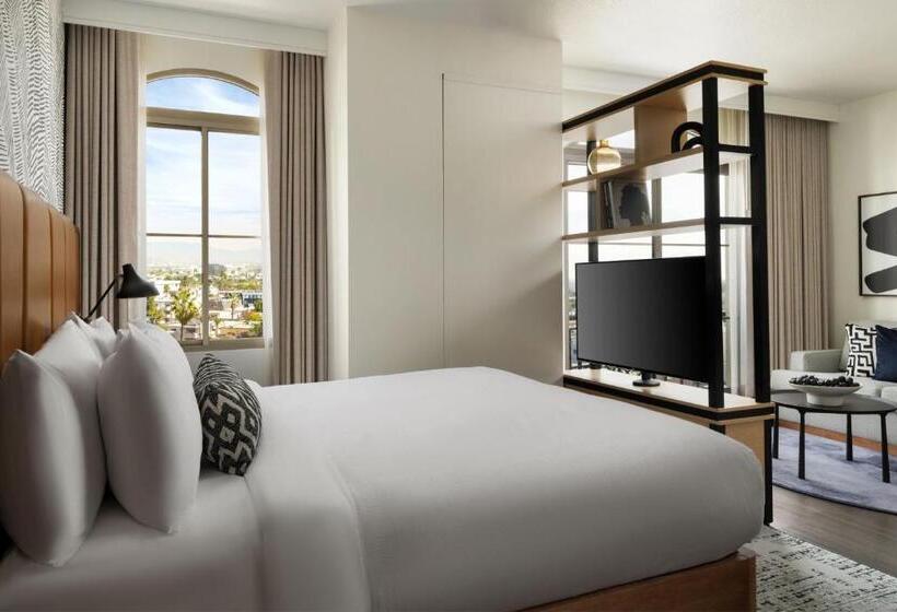 إستوديو قياسى, Burton House, Beverly Hills, A Tribute Portfolio Hotel