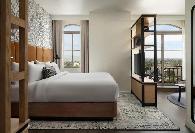 스탠다드 스튜디오, Burton House, Beverly Hills, A Tribute Portfolio