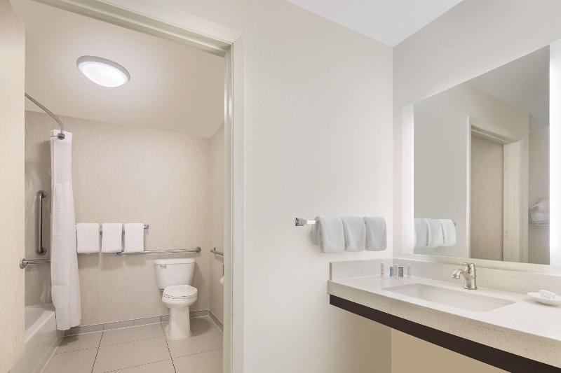 جناح, Residence Inn Indianapolis Airport