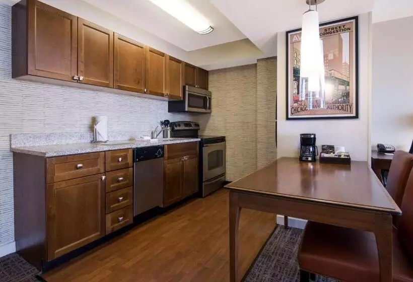 キングサイズベッドのスイートルーム, Sonesta Es Suites Chicago Downtown Magnificent Mile  Medical