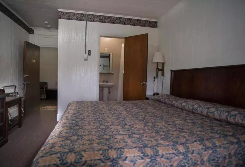 キングサイズベッドのスタンダードルーム, Rosemount Motel