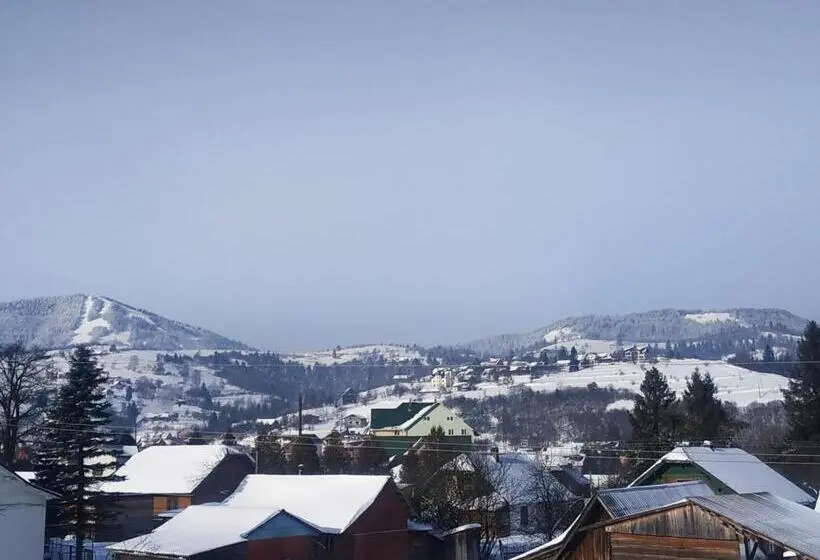 اتاق خانوادگی, ніч над карпатами