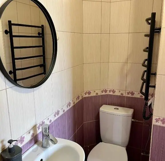 اتاق خانوادگی, ніч над карпатами