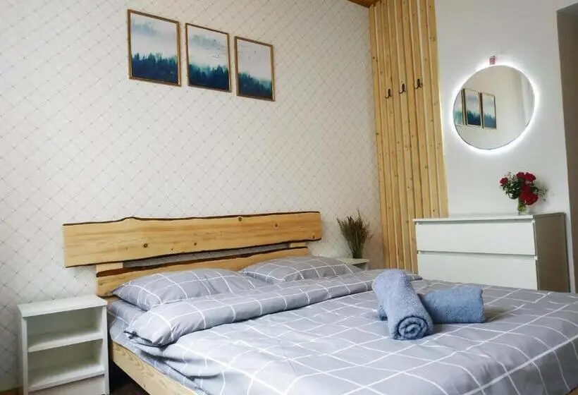 کلبه ییلاقی, ніч над карпатами
