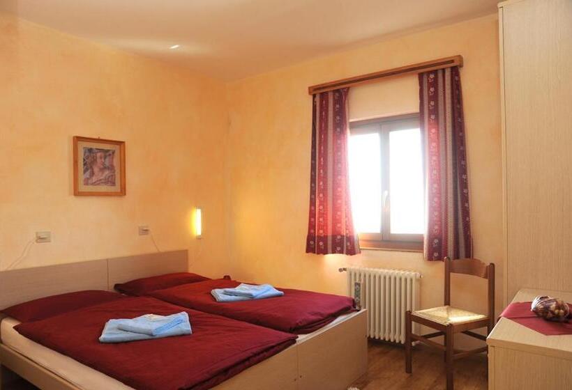 四人标准间, Rifugio Fedaia