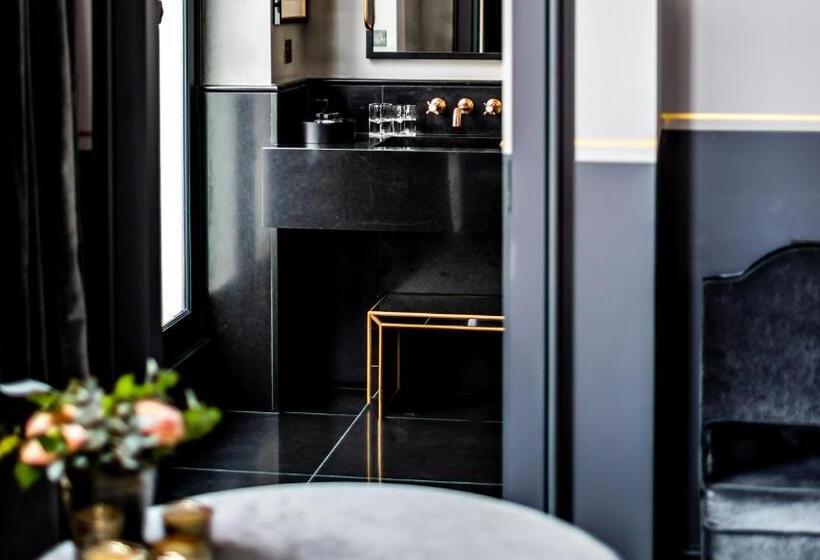 Deluxe Room with Balcony