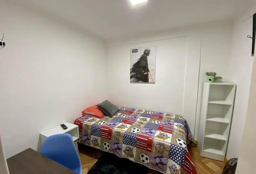 اتاق استاندارد یک نفره, Hostal Familiar S&g