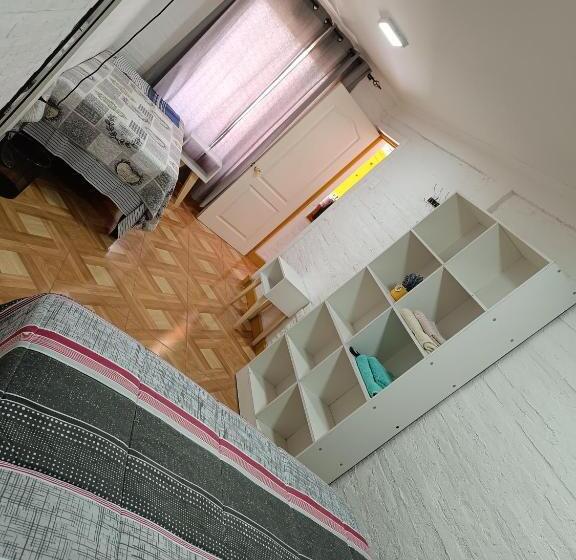 اتاق لوکس خانوادگی, Hostal Familiar S&g