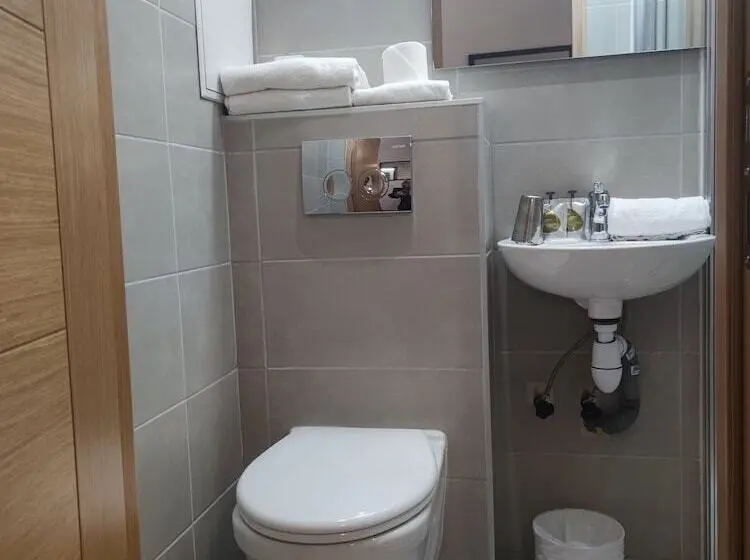 اتاق استاندارد, Hôtel Le National Clichy Paris