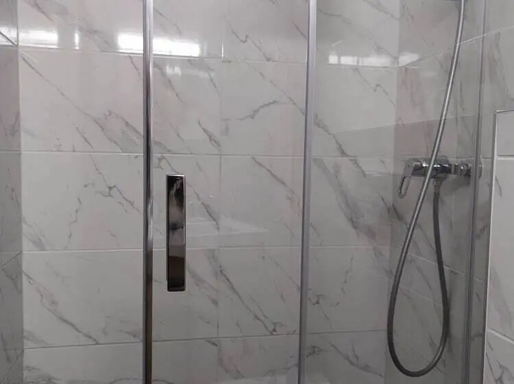 اتاق استاندارد, Hôtel Le National Clichy Paris