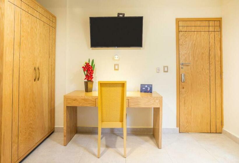 デラックスの4人部屋, La Casa De Los Alcatraces