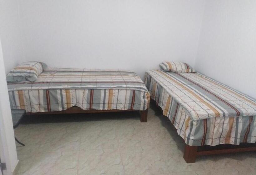 اتاق ساده سه‌ نفره, Olas Inn