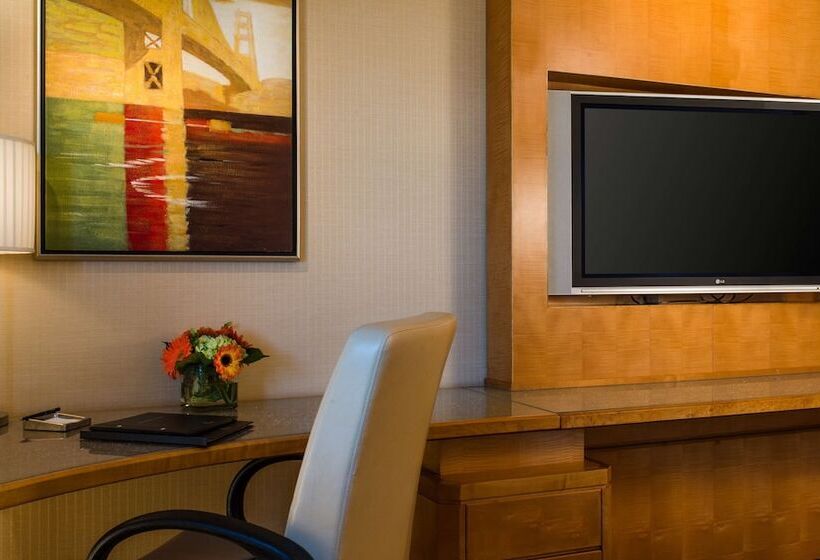 Номер Deluxe Кровать Кинг, Hilton San Francisco Airport Bayfront