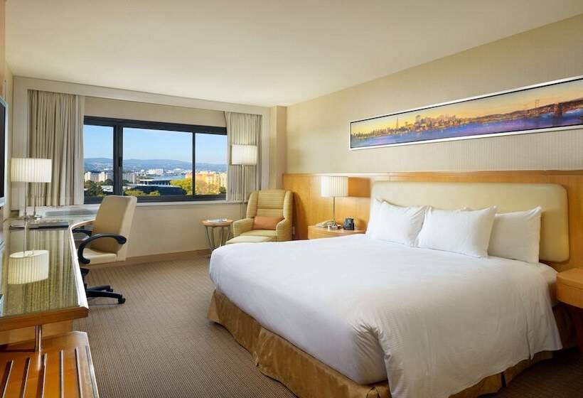 Номер Deluxe Кровать Кинг, Hilton San Francisco Airport Bayfront