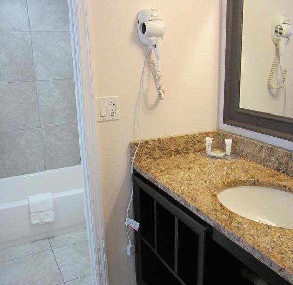 غرفة قياسية سرير كينج, Lantern Inn & Suites  Sarasota