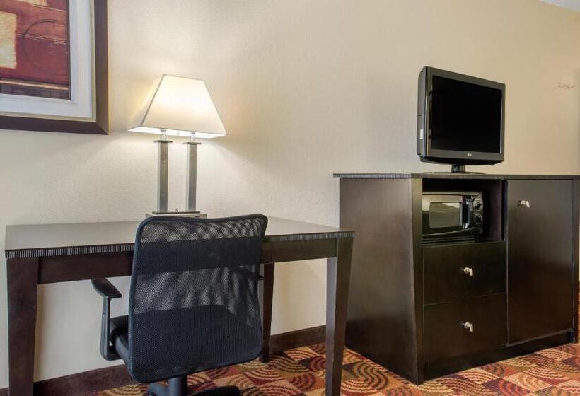 キングサイズベッドのスタンダードルーム, Quality Inn Bloomington Near University