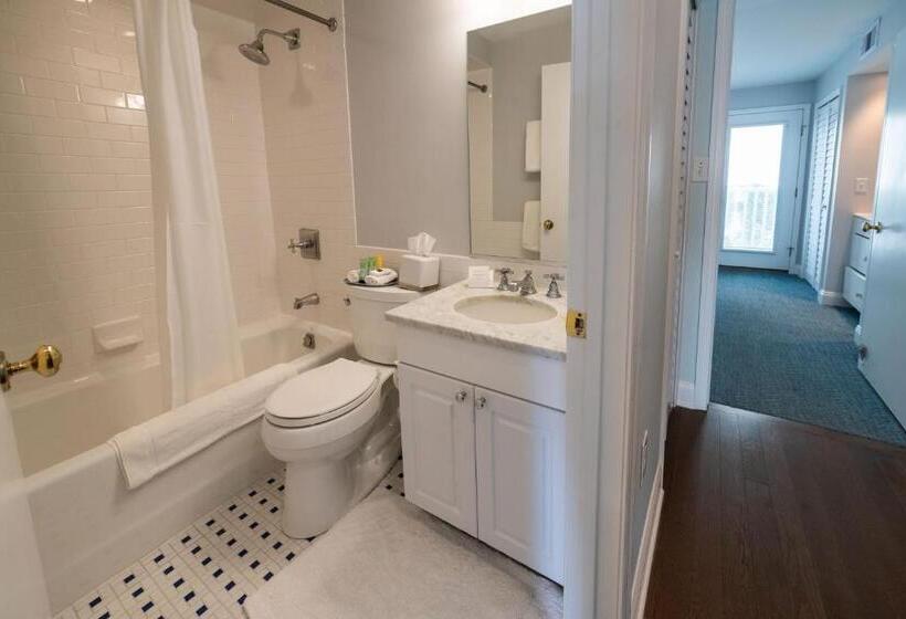 2 Bedrooms Suite Sea View, Sandpiper Beach Club