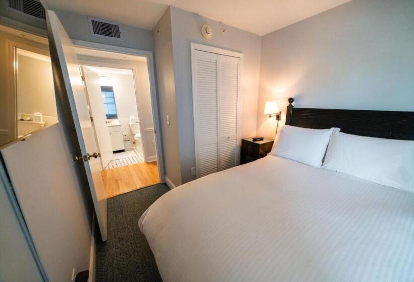 شقة غرفة واحدة, Sandpiper Beach Club