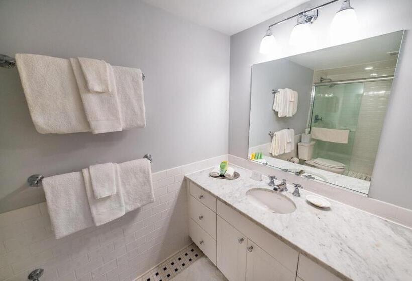 شقة غرفة واحدة, Sandpiper Beach Club