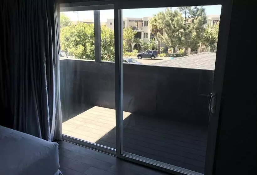 اتاق استاندارد با تخت دو نفره بزرگ, Sands Of La Jolla