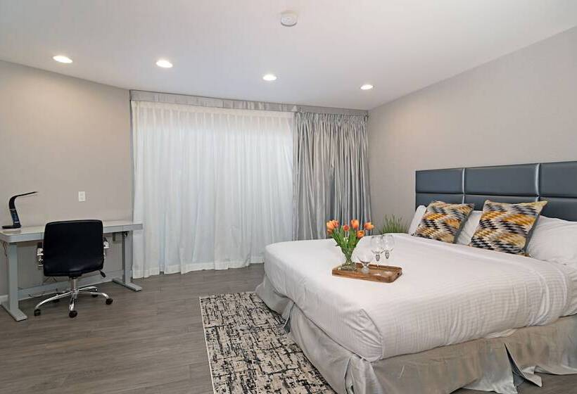 מיטת קינג בסוויטה, Sands Of La Jolla