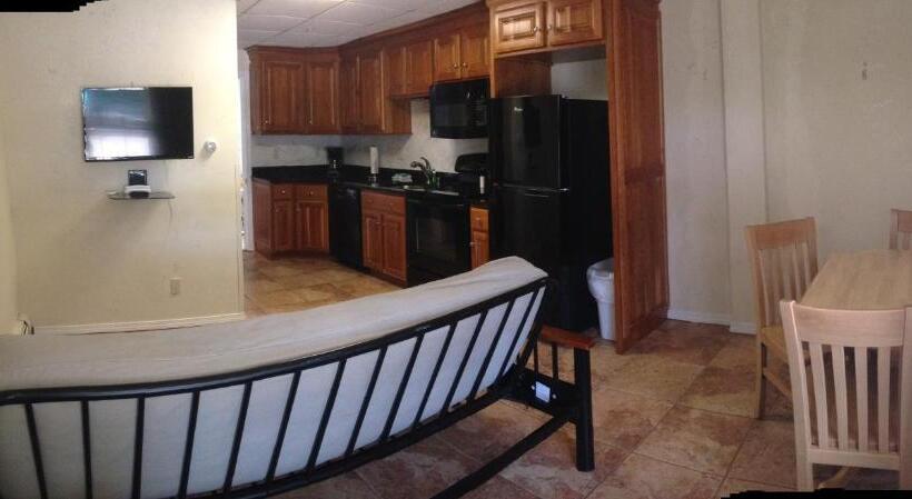 家庭套房, Sea Cliff House Motel