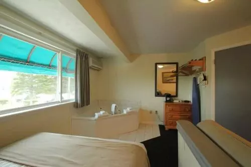 Standard-huone Sivuttainen Merinäkymä, Sea Cliff House Motel
