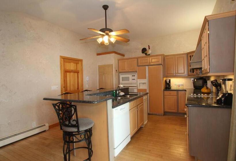 سوئیت با تخت بزرگ, Sea Cliff House Motel