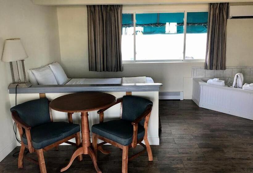 带大床的标准工作室, Sea Cliff House Motel