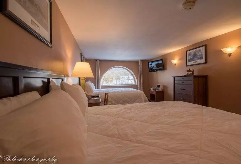 ２ダブルベッドのスタンダードルーム, Shawnee Inn And Golf Resort
