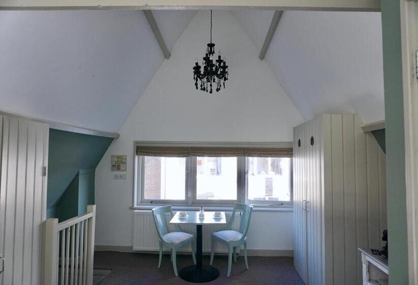 غرفة دور أخير, Logement Petit Beijers