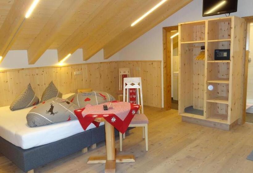 غرفة عائلية, Pension Waldesruh