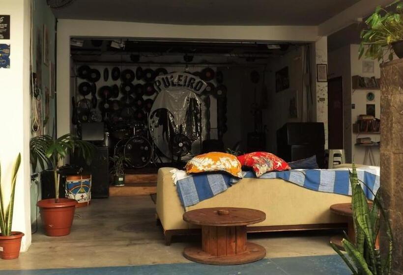 اتاق استاندارد چهار تخته, Puleiro Hostel