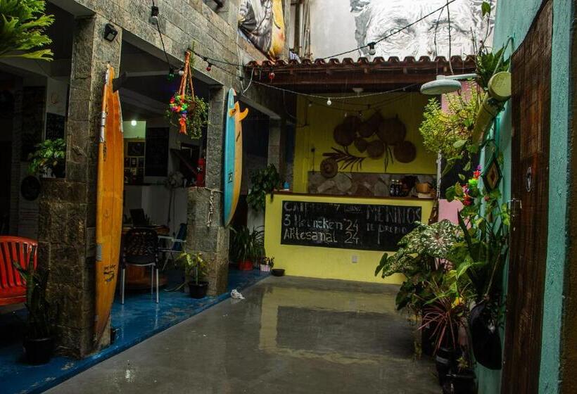 اتاق استاندارد چهار تخته, Puleiro Hostel