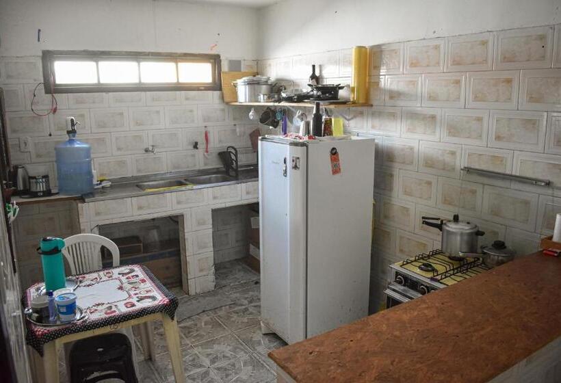 استودیوی استاندارد, Puleiro Hostel