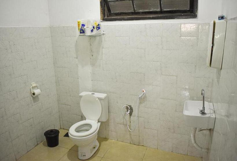 استودیوی استاندارد, Puleiro Hostel