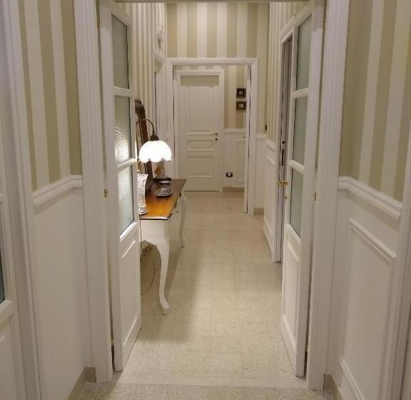 سوییت جونیور با چشم‌انداز دریا, La Finestra Sul Mare