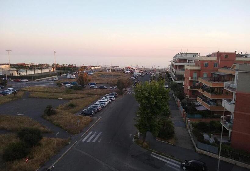 سوییت جونیور با چشم‌انداز دریا, La Finestra Sul Mare