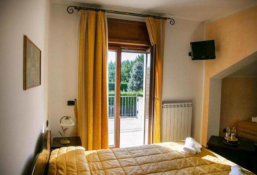 חדר סטנדרט לארבעה, River