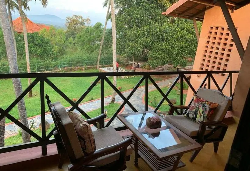 Premium-villa 1 Makuuhuone, Amara Ayurveda Retreat  Overlooking Evergreen Western Ghats An Ecologically Sustainable Living Space