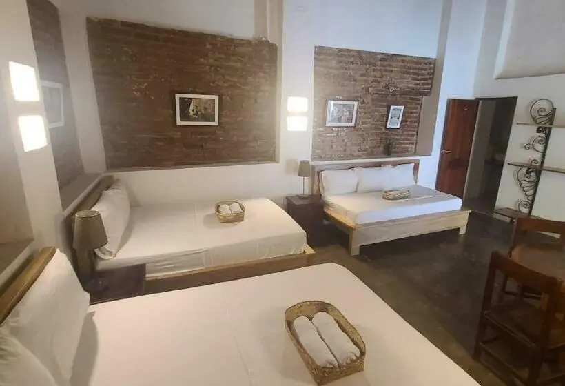 ファミリールーム, Nieto Mompox, Ubicado En El Corazón Del Centro Histórico, Frente Al Rio Magdalena En Zona De Malecón