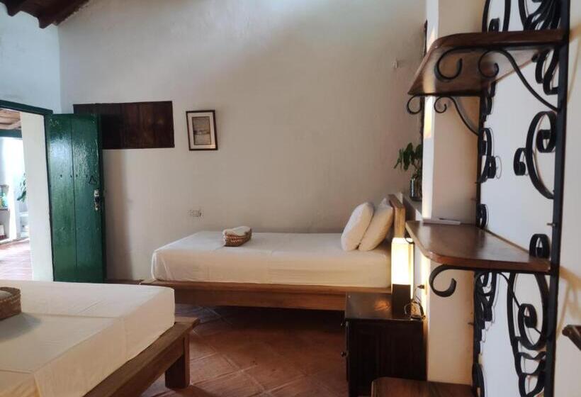 غرفة قياسية ثلاثية, Nieto Mompox, Ubicado En El Corazón Del Centro Histórico, Frente Al Rio Magdalena En Zona De Malecón