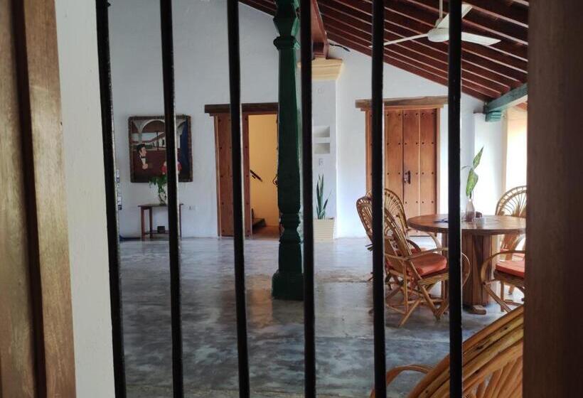 غرفة قياسية, Nieto Mompox, Ubicado En El Corazón Del Centro Histórico, Frente Al Rio Magdalena En Zona De Malecón