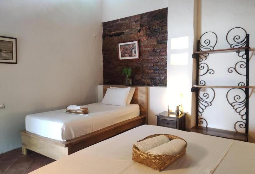 غرفة قياسية ثلاثية, Nieto Mompox, Ubicado En El Corazón Del Centro Histórico, Frente Al Rio Magdalena En Zona De Malecón