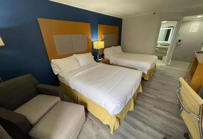 ２ダブルベッドのスタンダードルーム, Comfort Inn & Suites Houston I10 West Energy Corridor