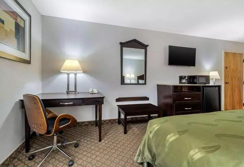 身障者適用スタンダードルーム, Quality Inn Fort Wayne