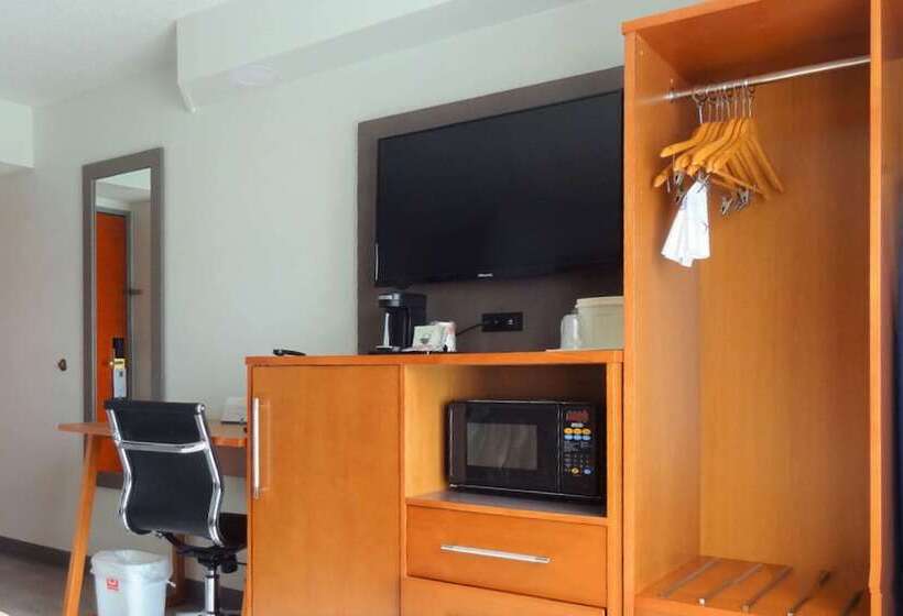 اتاق استاندارد با 2 تخت دوبل, Quality Inn & Suites Raleigh North